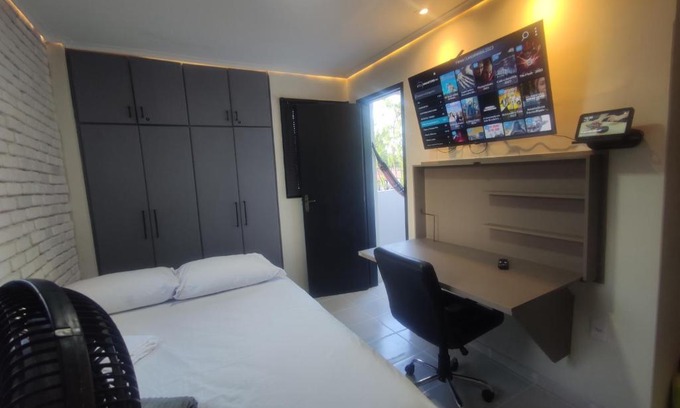 Jardim Oceania Casa | Praia do Bessa, Caribessa - Quarto Privativo - Conforto, Paz e Sossego, excelente para descansar, trabalhar ou estudar