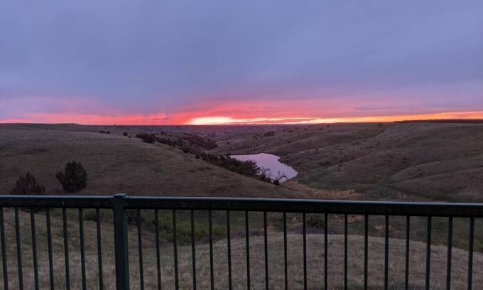 Cherry Creek Casa | "Prairie Base Camp" a retreat & great views, deer, grouse and an occasional elk.
