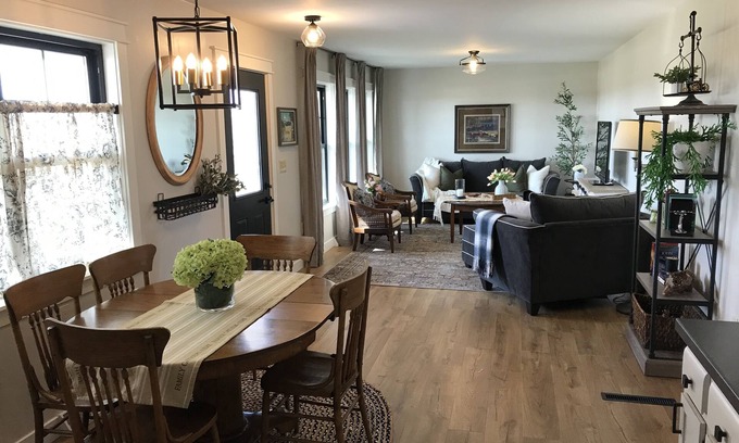 Waseca County Cabaña | Prairie View Cottage! Just completed private and cozy country retreat.