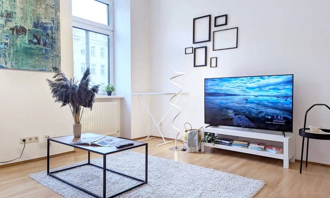 Leopoldstadt Condominio | Prater - 3 min away. Right by the Subway