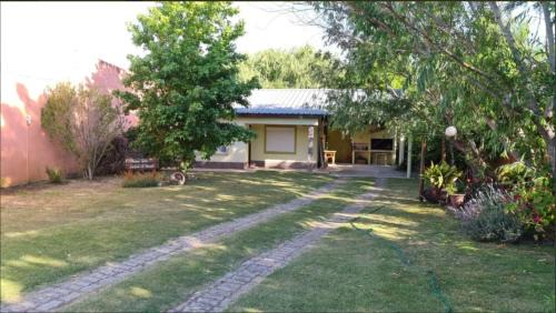 Colonia del Sacramento Casa | Preciosa casa en la tranquilidad de Colonia Relájate con toda la familia donde la tranquilidad se respira - A una cuadra de la mejor zona de la rambla de Colonia del Sacramento te espera esta casa para pasar las vacaciones en familia