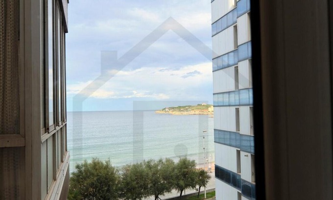 Gijon Apartamento | Precioso apartamento en primera linea de playa, cerca del centro de la ciudad