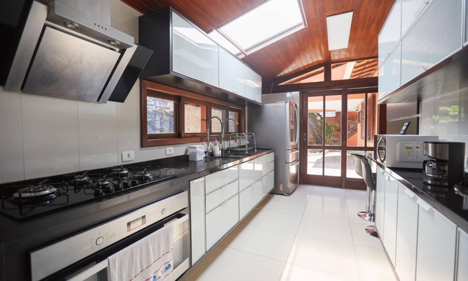 Itacoatiara Casa | Precious in Niterói with sea view | Casa Luxo