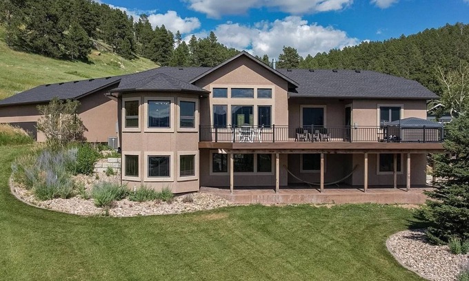 Sturgis Casa | PREMIER HOME IN STURGIS WITH HOT TUB AND A VIEW