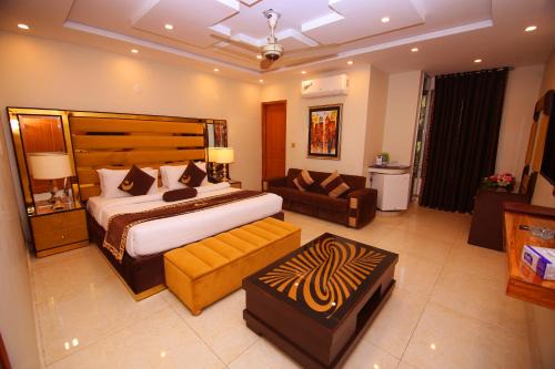 Lahore Hotel | Premier Inn Grand Gulberg Lahore