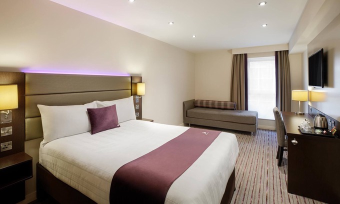 Whitkirk Hotel | Premier Inn Leeds East