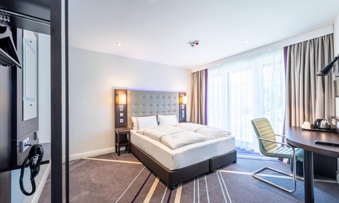 Schwabing-Freimann Hotel | Premier Inn München City Schwabing