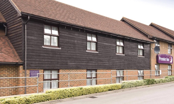 Sandhurst Hotel | Premier Inn Sandhurst