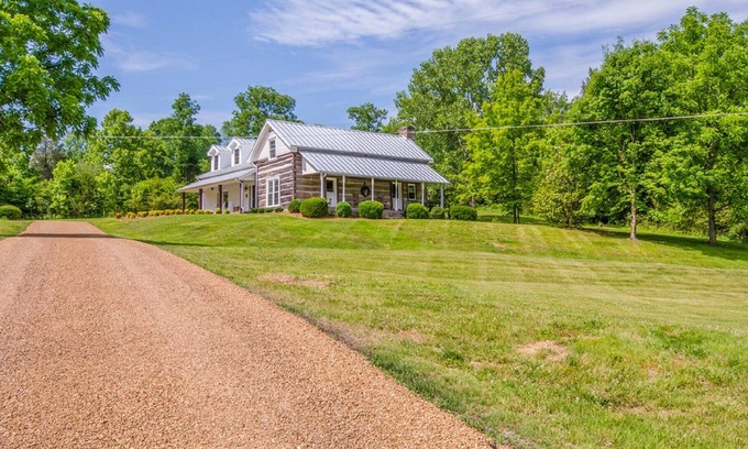 Franklin Cabina | Propiedad Premier Leipers Fork Log Cabin