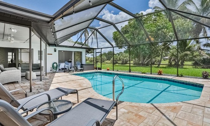 Bonita Springs Casa | Premier Pool Retreat