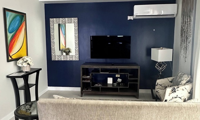 New Kingston Apartamento | Premium 1BR Condo in New Kingston