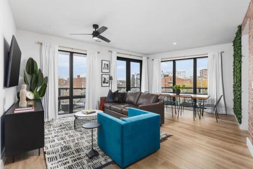 West End Apartamento | Premium 2 Bedroom, 4 Bed with HUGE Wrap Around Patio