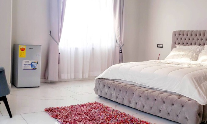 East Legon Apartamento | Apartamento Premium en Accra con vistas a la ciudad y terraza en la azotea