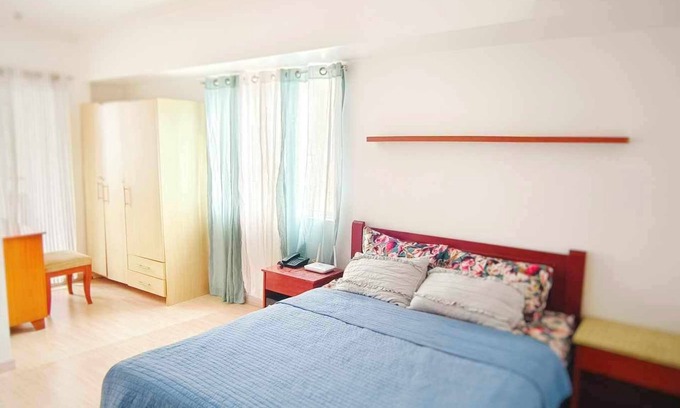 Pembo Condominio | Premium BGC 2 BR Condo South of Market- Pool-Sauna