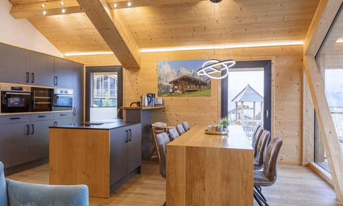 Haus im Ennstal Chalet De Esquí | Premium Chalet with 3 bedrooms and sauna & outdoor bathtub