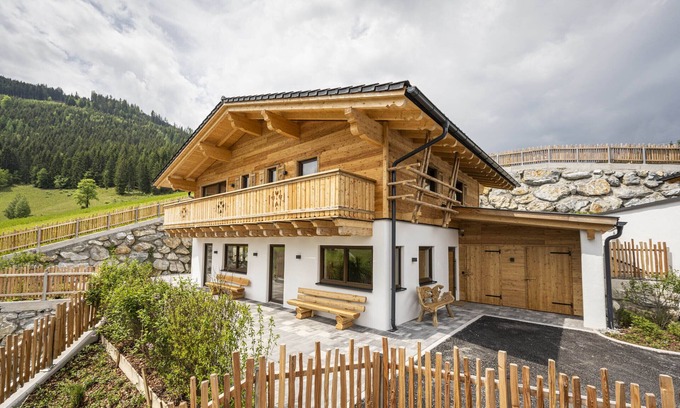Forstau Chalet De Esquí | Chalet premium con sauna directamente en la pista de esquí