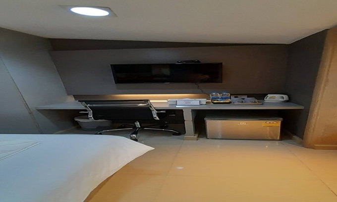 Thanon Phaya Thai Casa | Premium Double Retreat | Unwind in Style