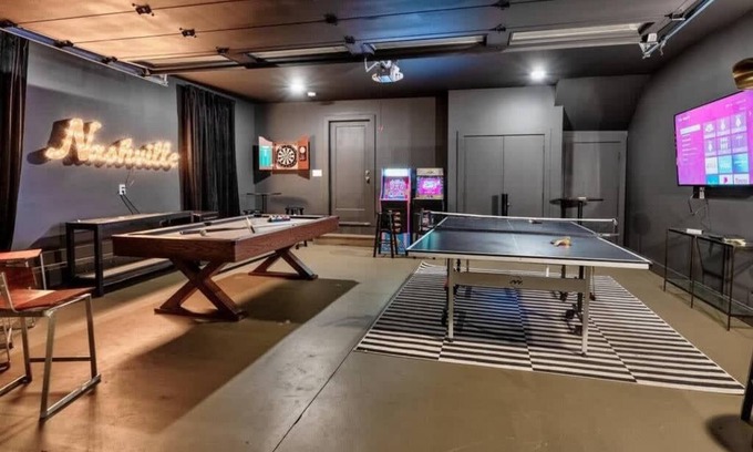 Hillsboro West End Casa | Premium Home Game Room 13 Beds