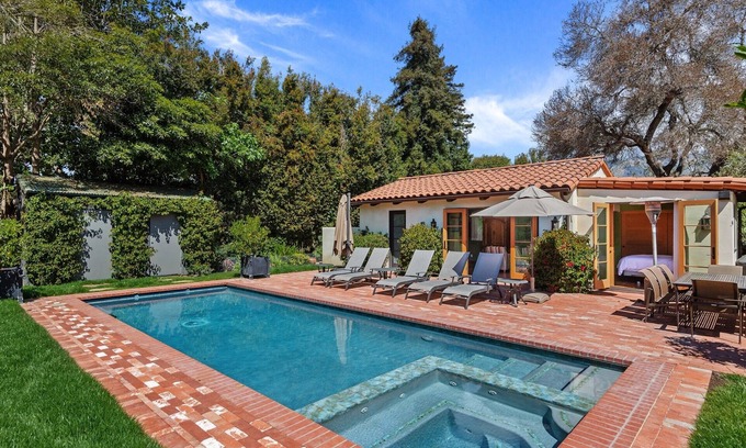 Montecito Casa | Casa Alegria - Casa de 5 habitaciones de un solo nivel con piscina, spa y aire acondicionado