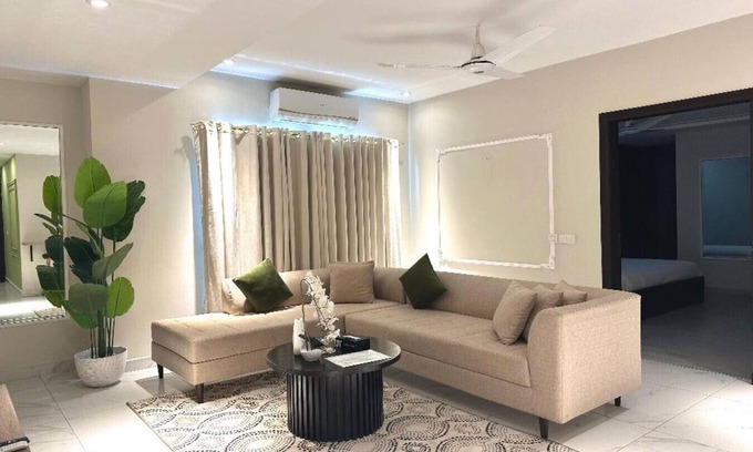 Lahore Apartamento | Premium Luxury Apartment – Perfect for 5 Guests