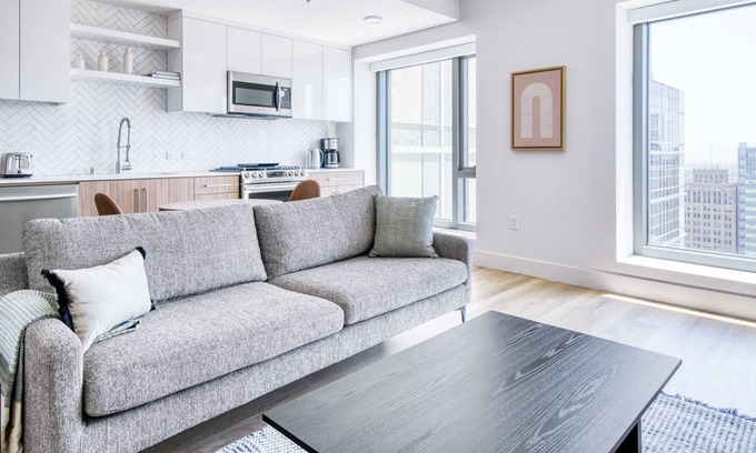 Downtown Oakland Apartamento | Premium Oakland 1BR w/ AC, W/D, Sky Deck, next to BART, by Blueground