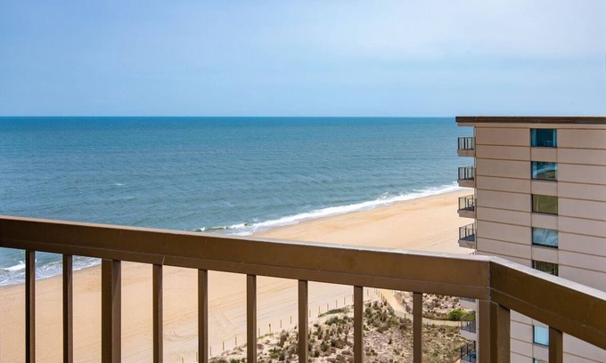 North Ocean City Hotel | Premium Ocean 2 Queens, Ashore Resort & Beach Club, Beach Umbrellas