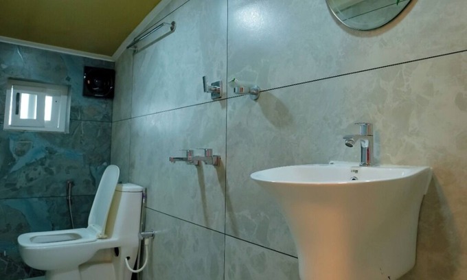 Alappuzha Alquiler De Eote | Premium private room in sharing houseboat with all meals