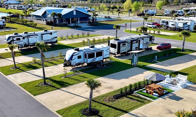 Foley Alquiler De RV | Premium RV Site ⛱️ Resort Amenities 👙Heated Pool🎢 Near OWA & Beaches 🐚🏝️🌊!