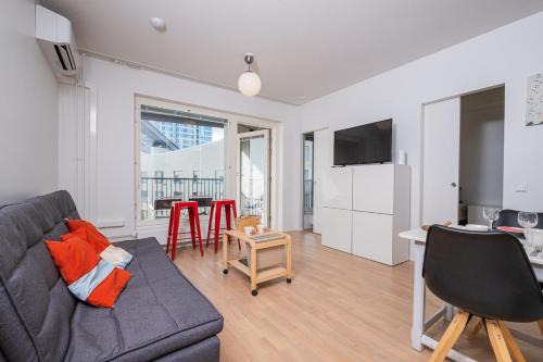 Kallio Apartamento | Premium Stay With Air Conditioning and Sea View Balcony