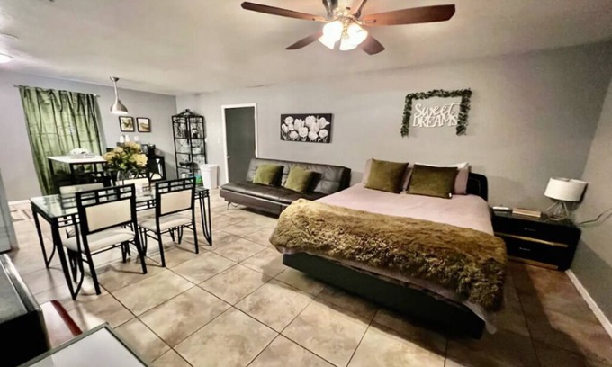 Roswell Casa | Premium Studio A w/private yard