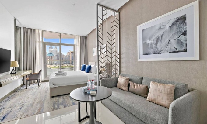 Downtown Dubai Apartamento | Premium Studio with Canal View