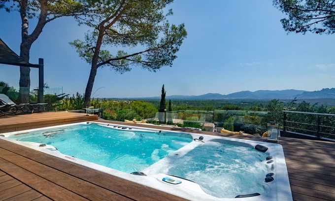 La Bouverie Villa | Villa interior de primera calidad: piscina climatizada con temperatura superior a 30 C