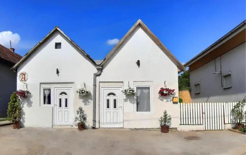 Inija Apartamento | Prenoćište Inđija Hrvić