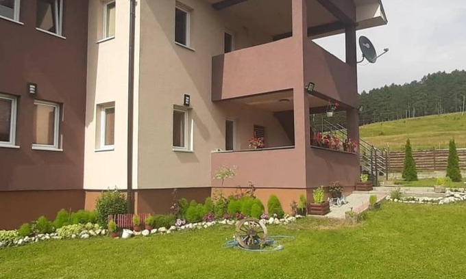 Sjenica Apartamento | Prenociste Melina