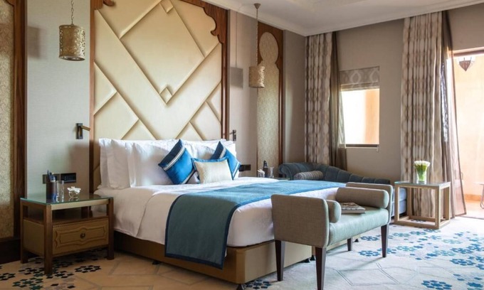 Al Sufouh 1 Casa | Presidential Suite Near Souk Madinat Jumeirah By Luxury Bookings