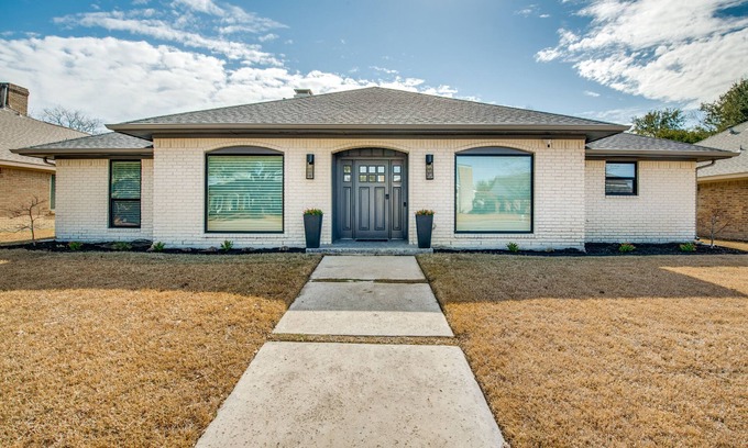 Far North Dallas Casa | Prestonwood Modern Gorgeous 4 Bed 3 Bath Home Pool