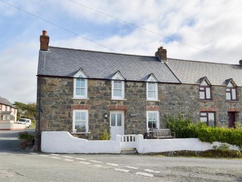 Trefin Casa | Preswylfa