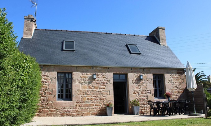Tregastel Cabaña | bonita casa bretona cerca del centro de Trégastel
