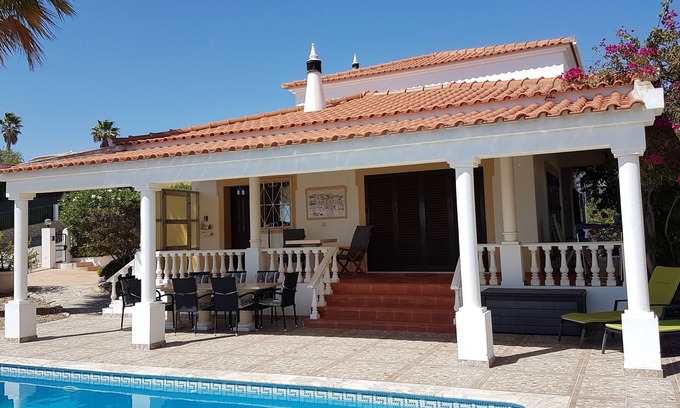 Castro Marim Casa | Bonita casa de vacaciones con piscina y jardín, vacaciones de ensueño para la familia