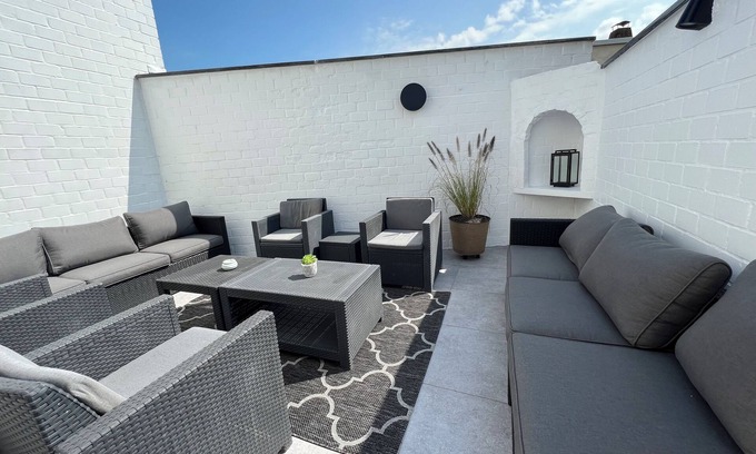 Knokke Casa | Bonita casa reformada con gusto no muy lejos del comercio y del mercado.
