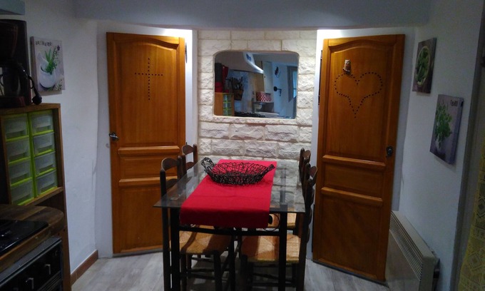 Aups Casa | Pretty little village house
