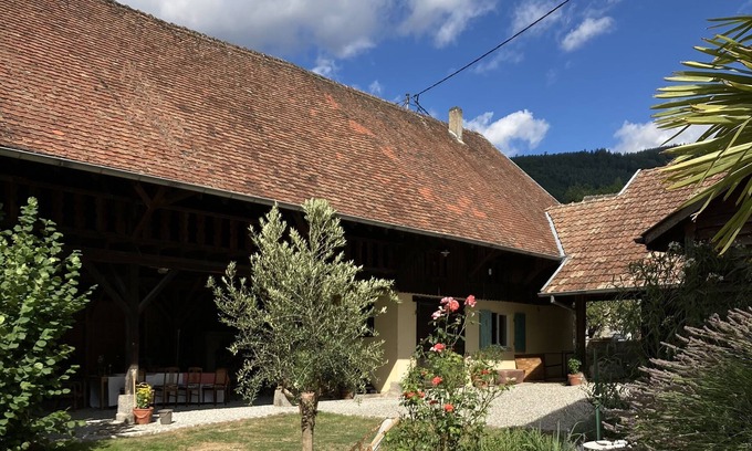 Muhlbach-sur-Munster Casa | Pretty outbuilding with private garden