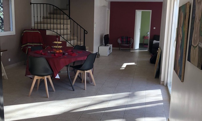 Meounes-les-Montrieux Casa | Edificio bastante provenzal