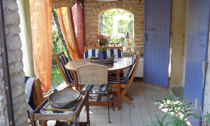 Menerbes Villa | Bastante Casa Provenzal en el corazón del Luberon, con piscina