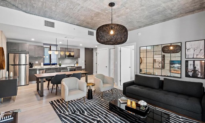 Flagler Village Apartamento | Pretty Rola 201 Luxury 1B1B w King Bed at Downtown Fort Lauderdale