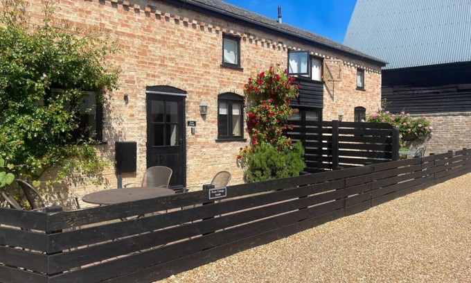 Cambridge Cabaña | Pretty, Rural Cottage in charming peaceful village