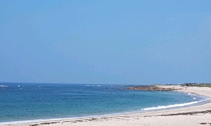 Fermanville Casa | Pretty seaside villa with private beach access and large enclosed garden