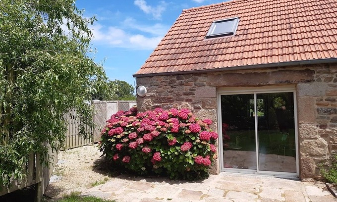 Perros-Guirec Casa | Pretty stone house with garden in Perros-guirec