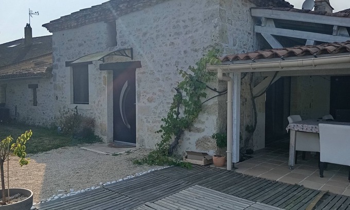Lavalade Casa | Pretty stone house