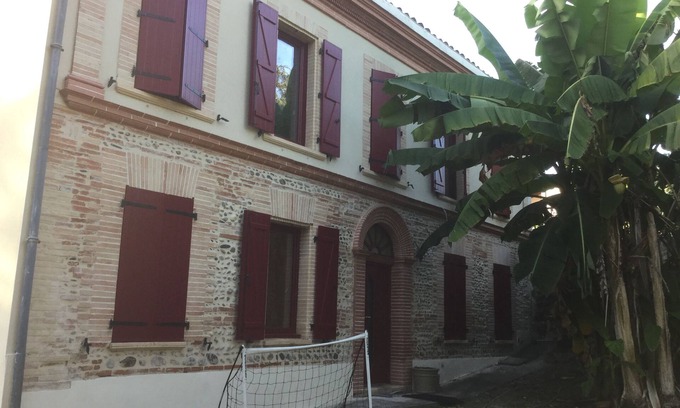 Gratentour Casa | Bastante toulousaine lleno de encanto protegido de miradas indiscretas. Bienvenido 🤗.